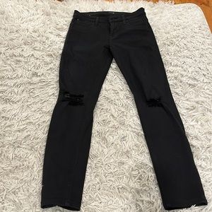 Hudson jeans size 26 black skinny jeans with small knee rips